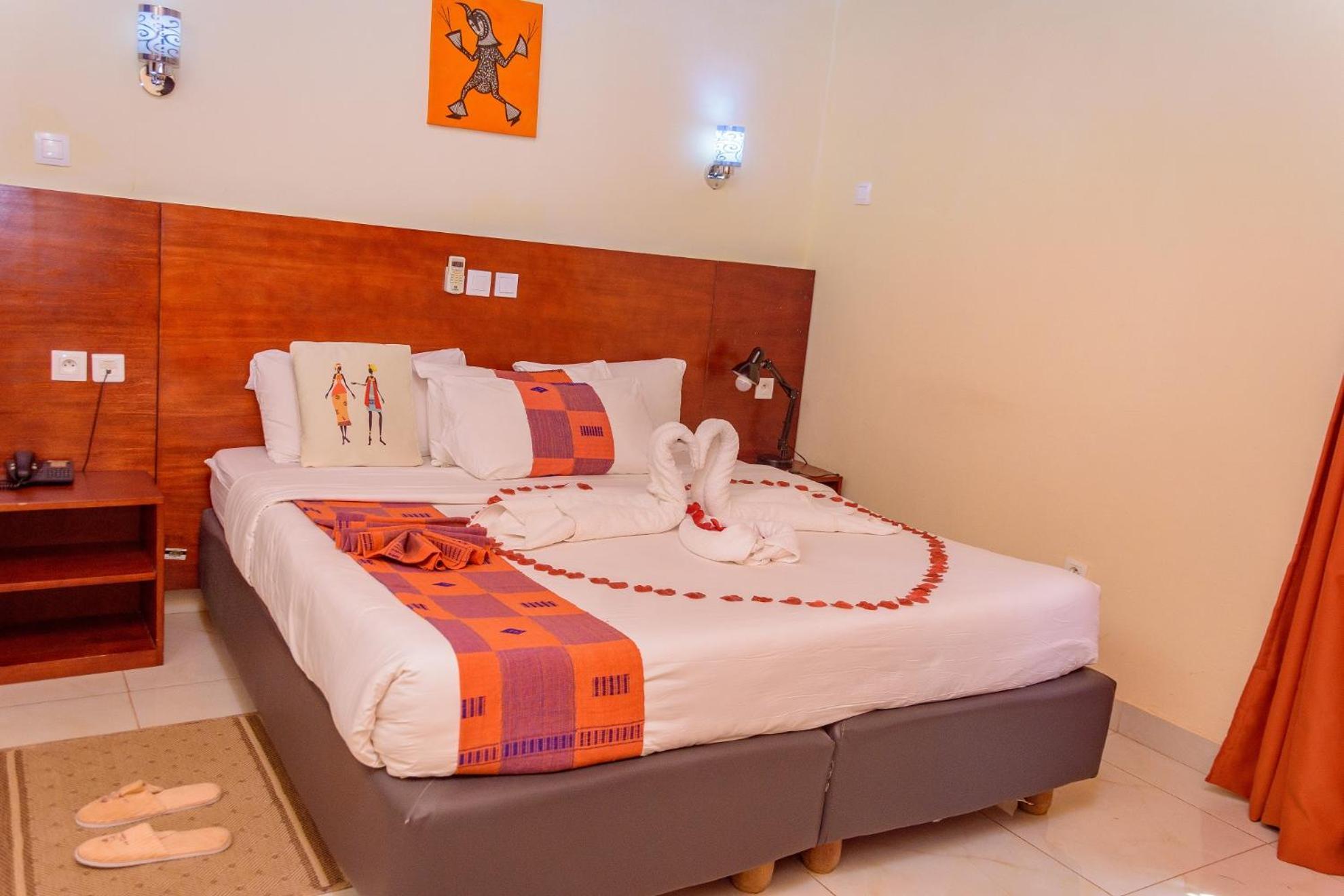 Hotel La Rose Blanche Korhogo Kültér fotó