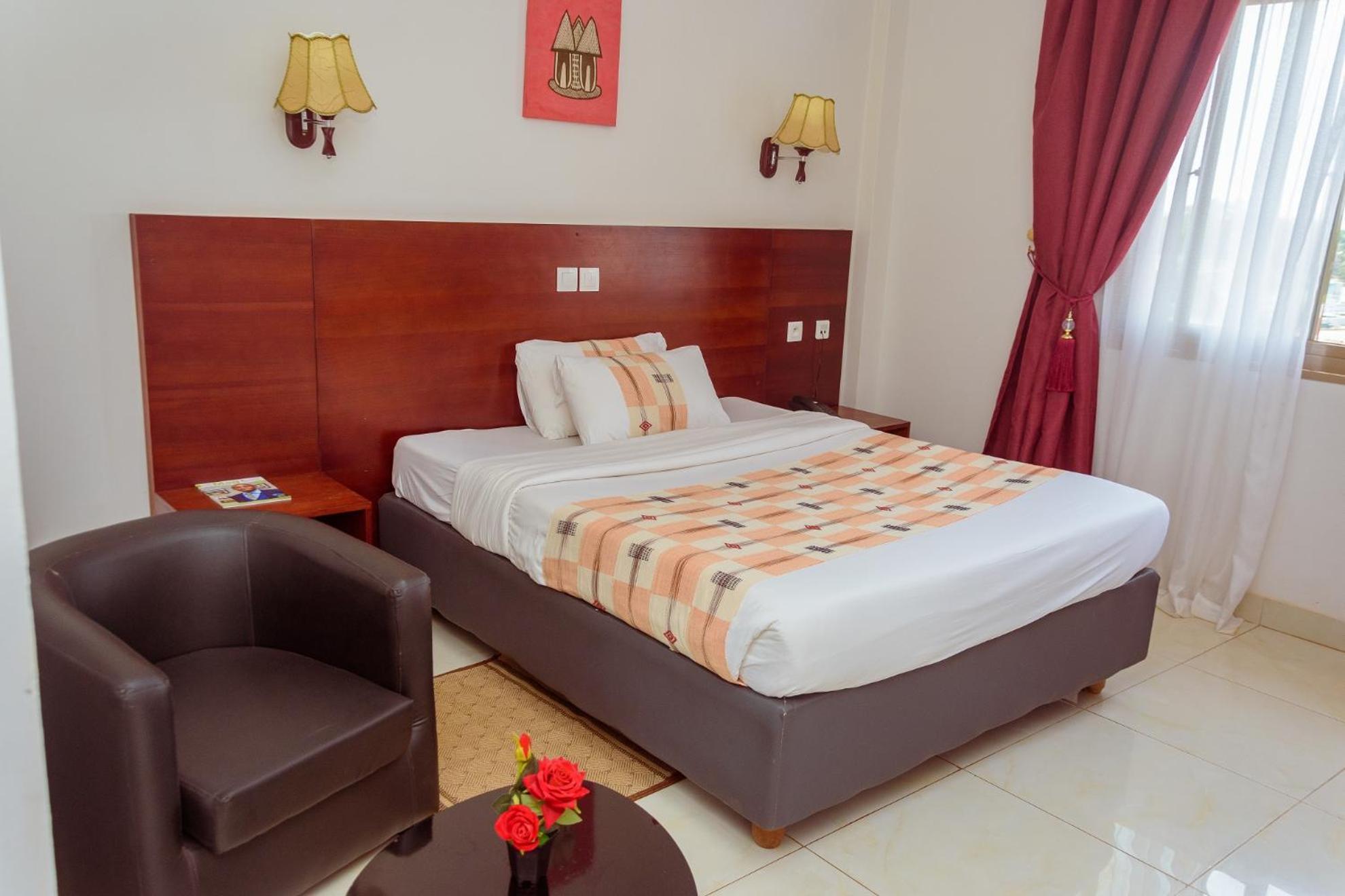 Hotel La Rose Blanche Korhogo Kültér fotó