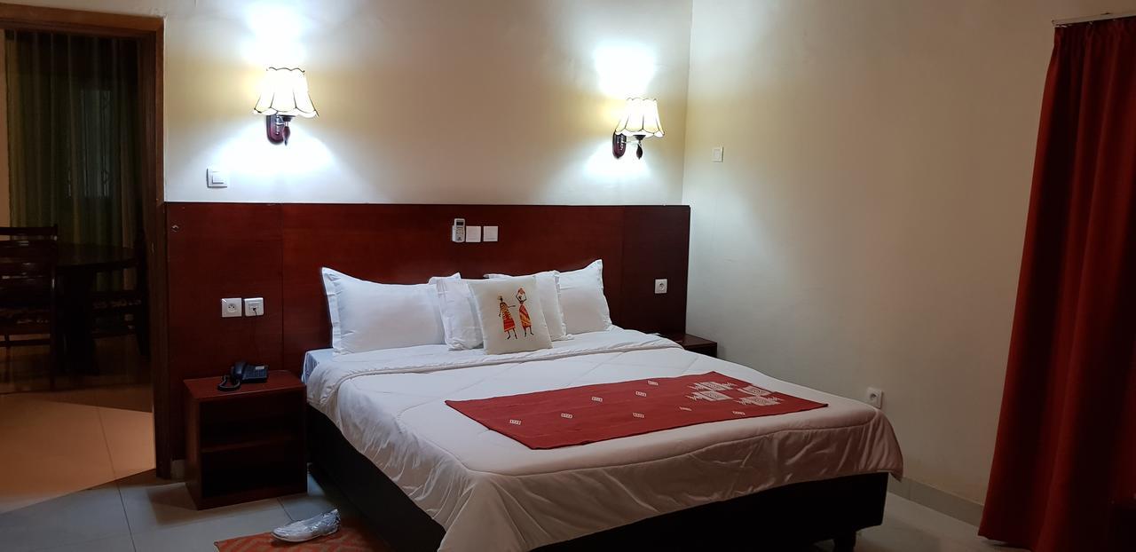Hotel La Rose Blanche Korhogo Kültér fotó