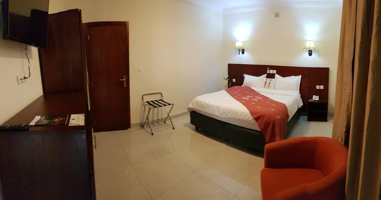 Hotel La Rose Blanche Korhogo Kültér fotó