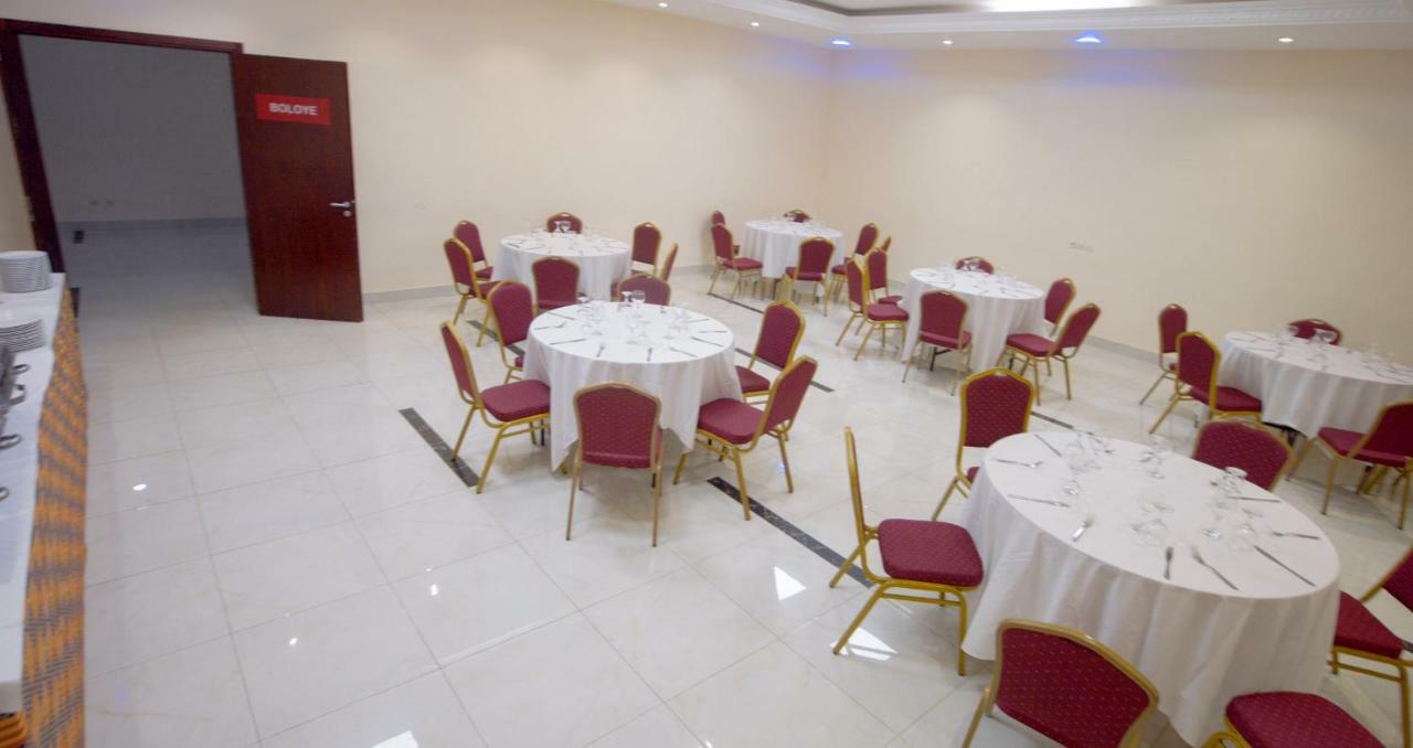 Hotel La Rose Blanche Korhogo Kültér fotó