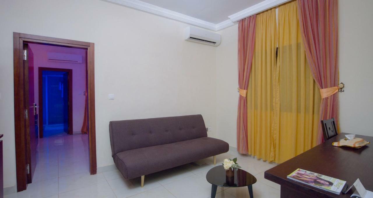 Hotel La Rose Blanche Korhogo Kültér fotó