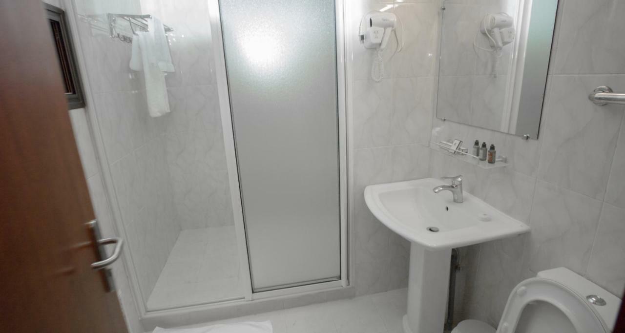 Hotel La Rose Blanche Korhogo Kültér fotó