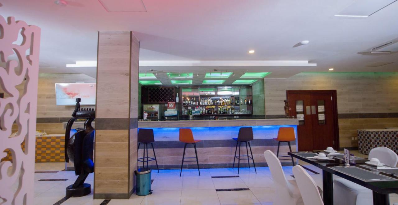 Hotel La Rose Blanche Korhogo Kültér fotó