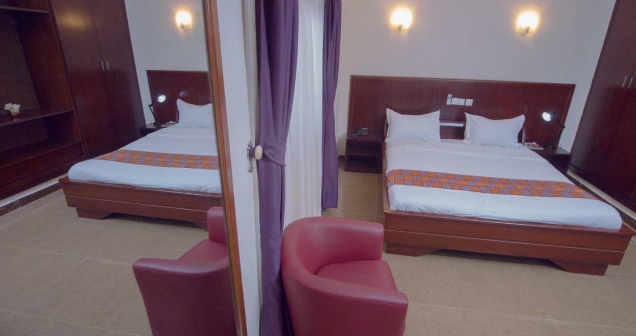 Hotel La Rose Blanche Korhogo Kültér fotó