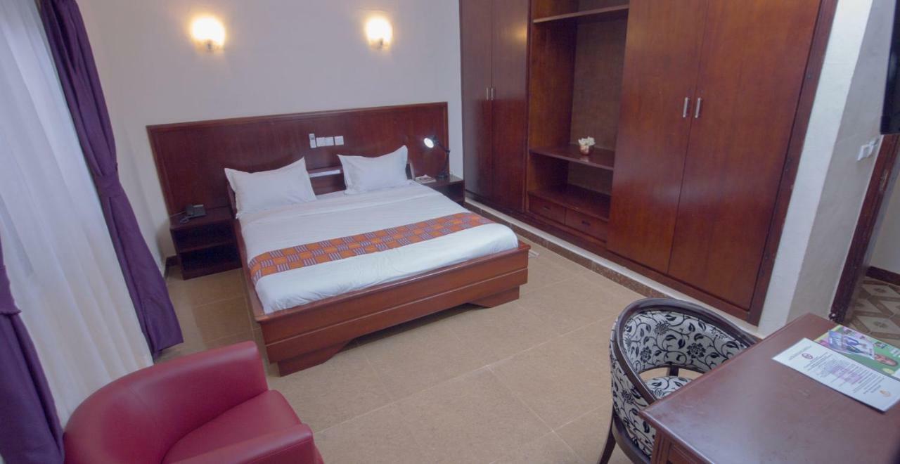 Hotel La Rose Blanche Korhogo Kültér fotó