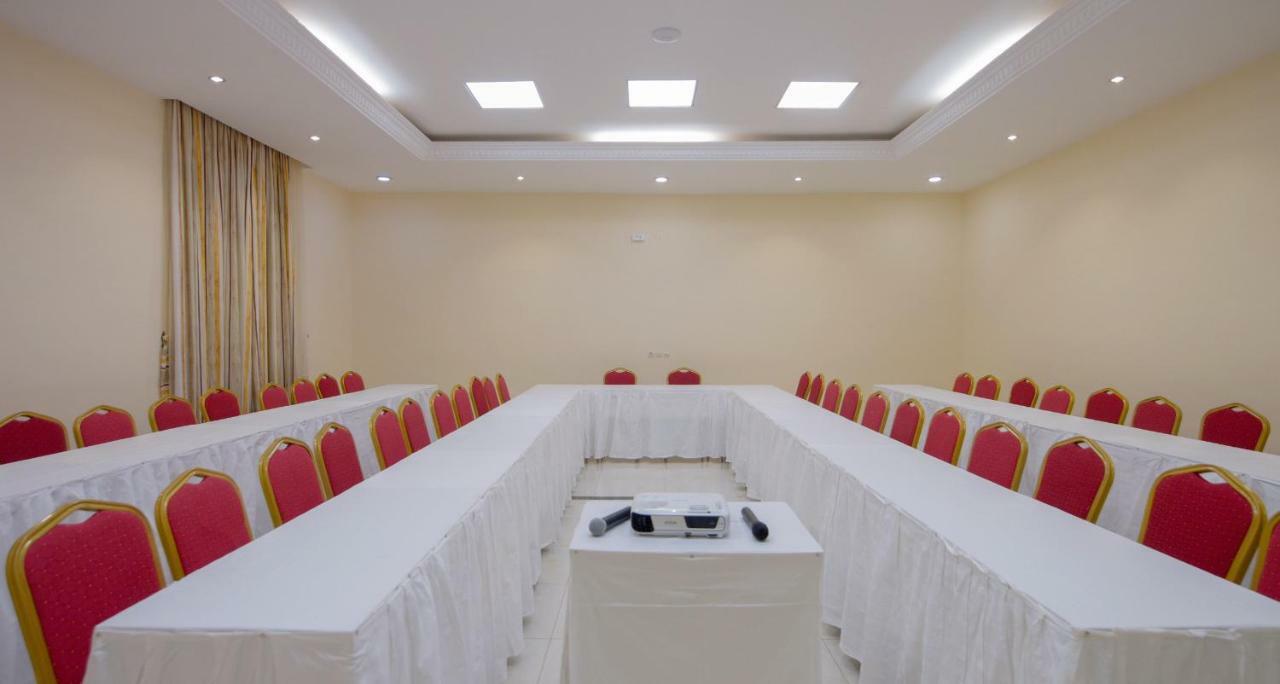 Hotel La Rose Blanche Korhogo Kültér fotó