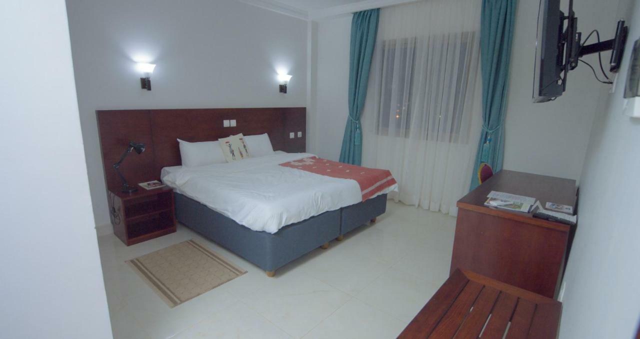 Hotel La Rose Blanche Korhogo Kültér fotó