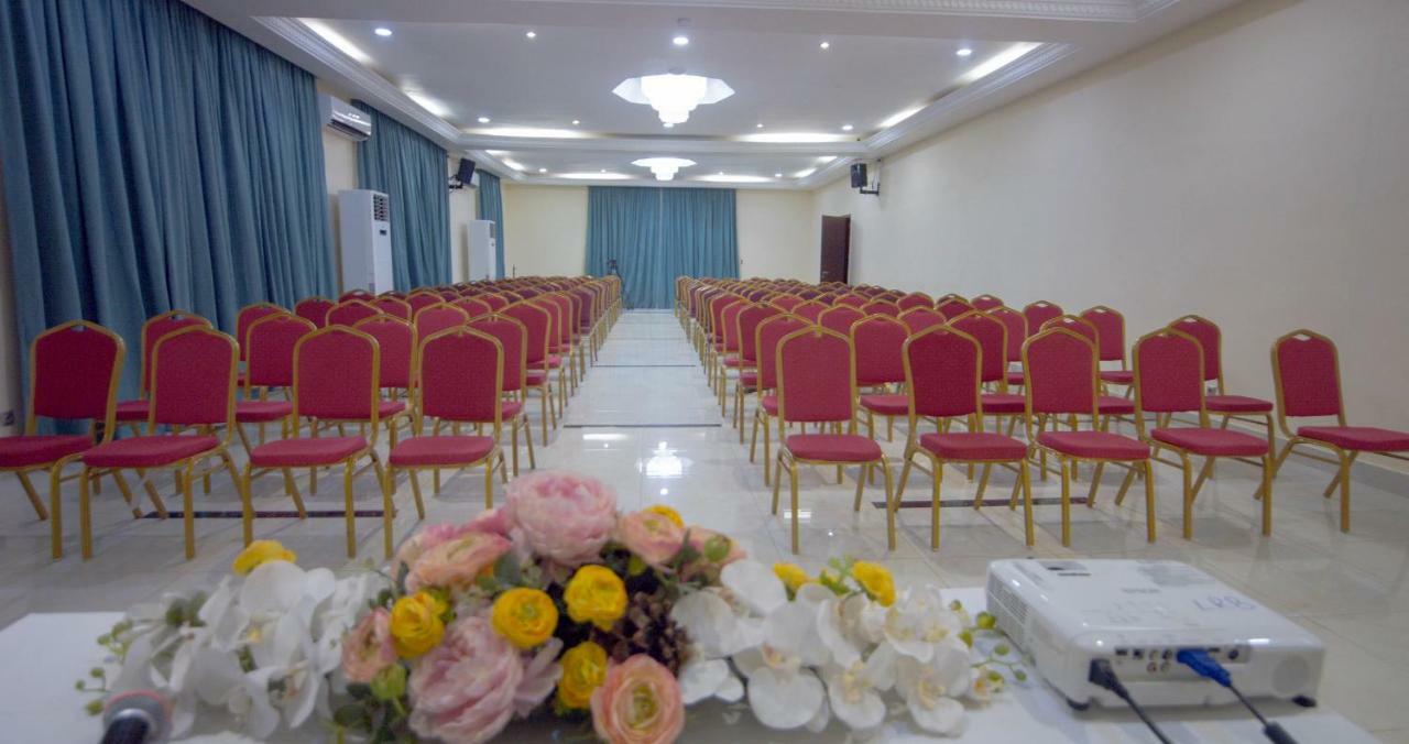 Hotel La Rose Blanche Korhogo Kültér fotó