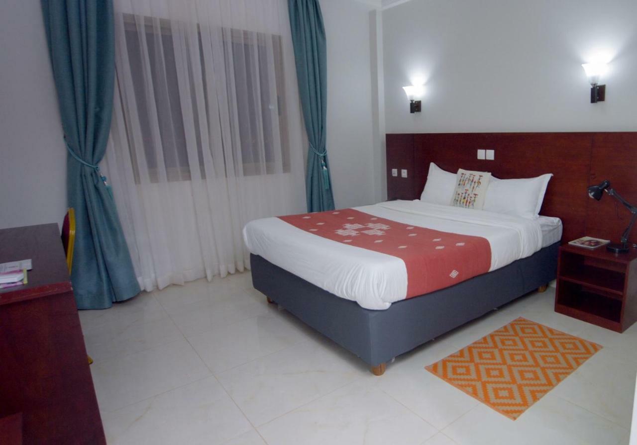 Hotel La Rose Blanche Korhogo Kültér fotó